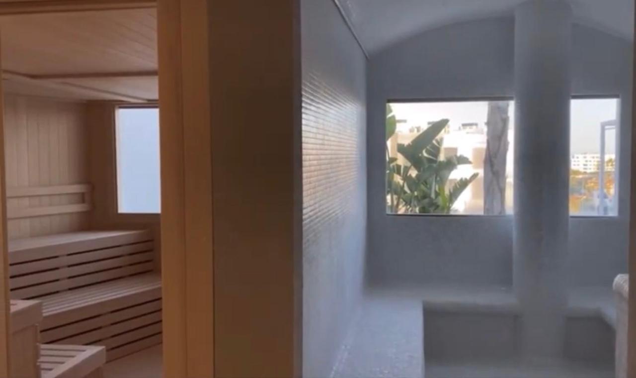 Luxury Apartment Juliano - The View Фуeнхирола Екстериор снимка