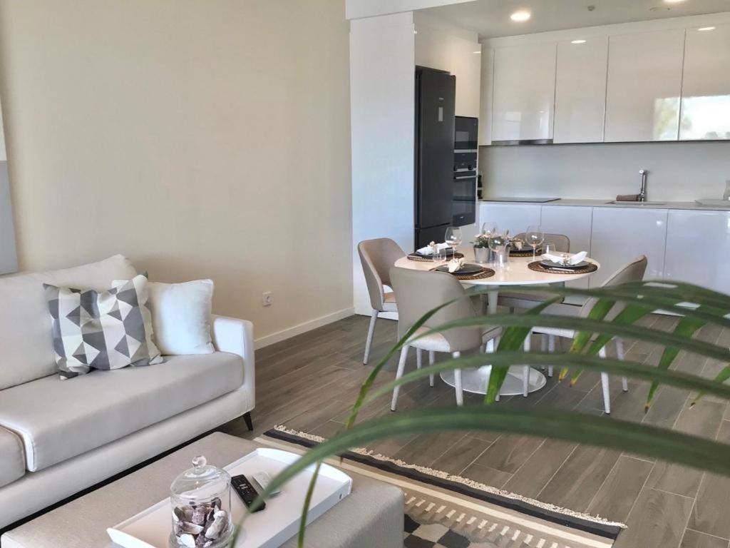 Luxury Apartment Juliano - The View Фуeнхирола Екстериор снимка